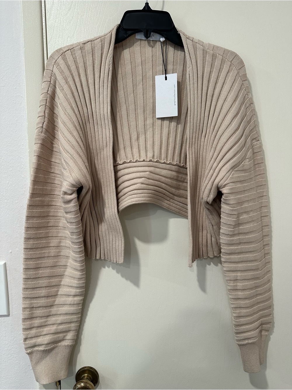 Beige Ribbed Cropped Women's Sweater/Cardigan/Shrug Medium